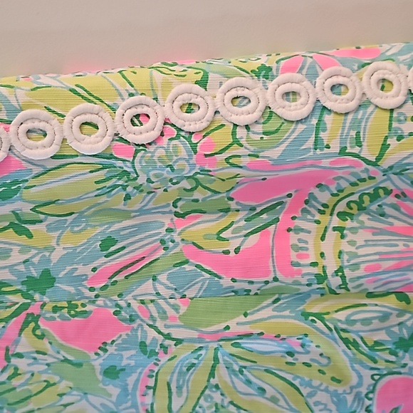 Lilly Pulitzer size 8 - Picture 2 of 4